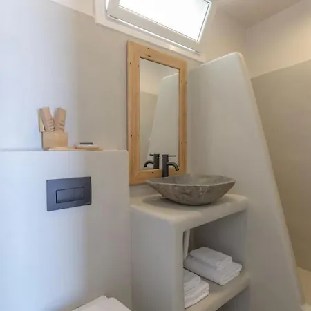 Lyra Sunset باروس